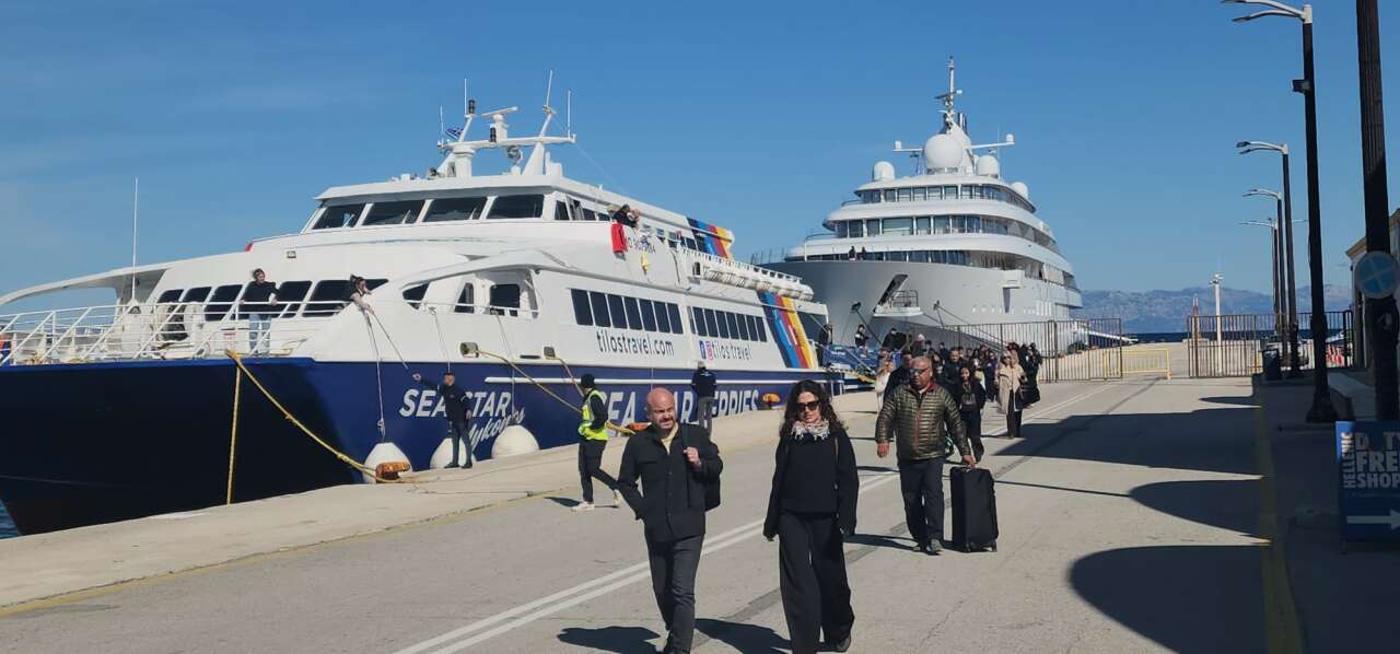 Yunan Adalarında Yeni Sistem Uzun Kuyrukları Beraberinde Getirdi 1